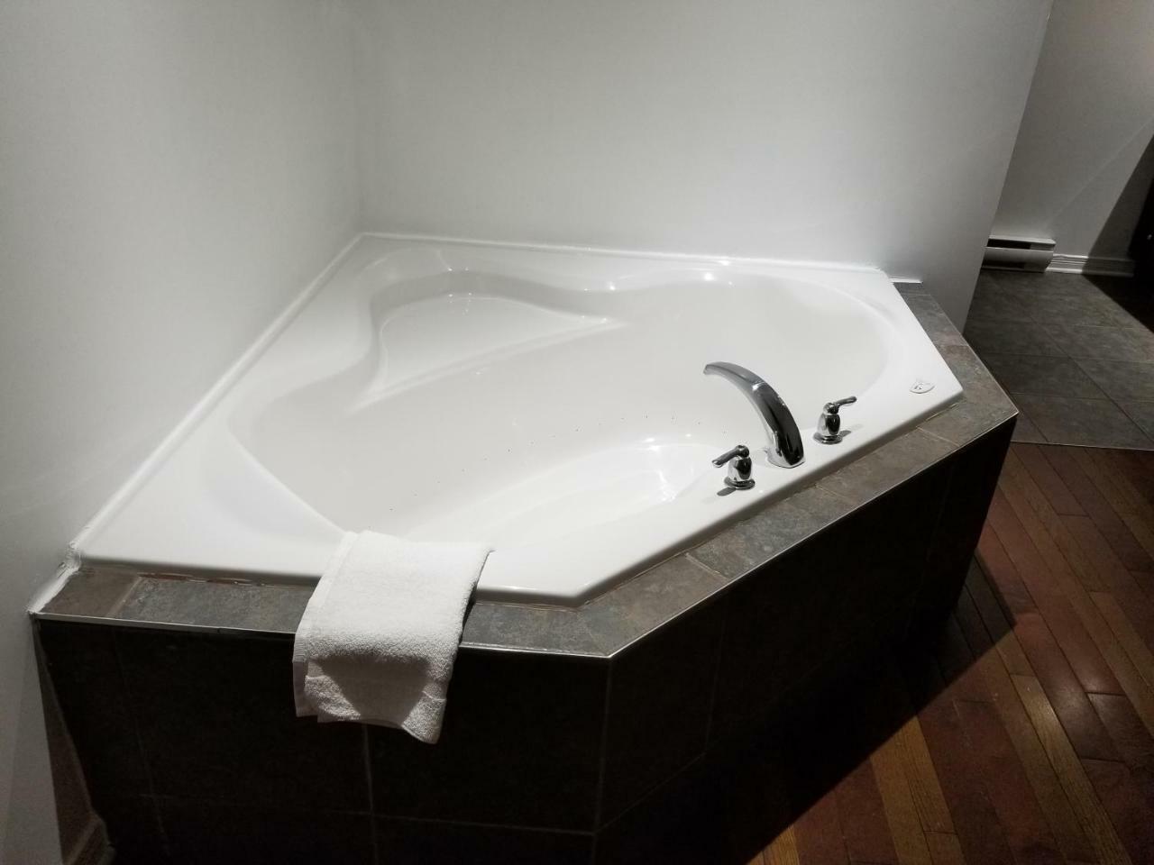 Meilleure Auberge Гатино Экстерьер фото